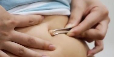 Belly button insert porno