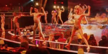 Elizabeth berkley nude showgirls
